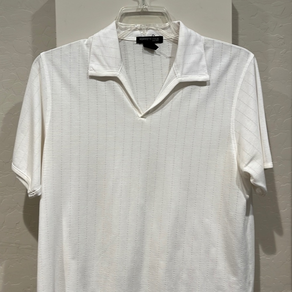 Kenneth Cole New York V-neck short sleeve shirt